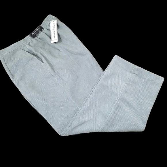 Alfred Dunner~Woman Plus Size 16W--22W~Eskimo Kiss Gray Corduroy Pants - Picture 5 of 13